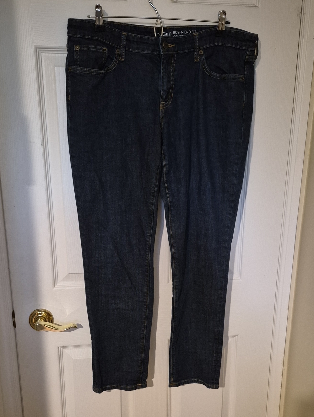 GAP Boyfriend Fit Jeans in Dark Rinse Wash - Size 12 / 31R